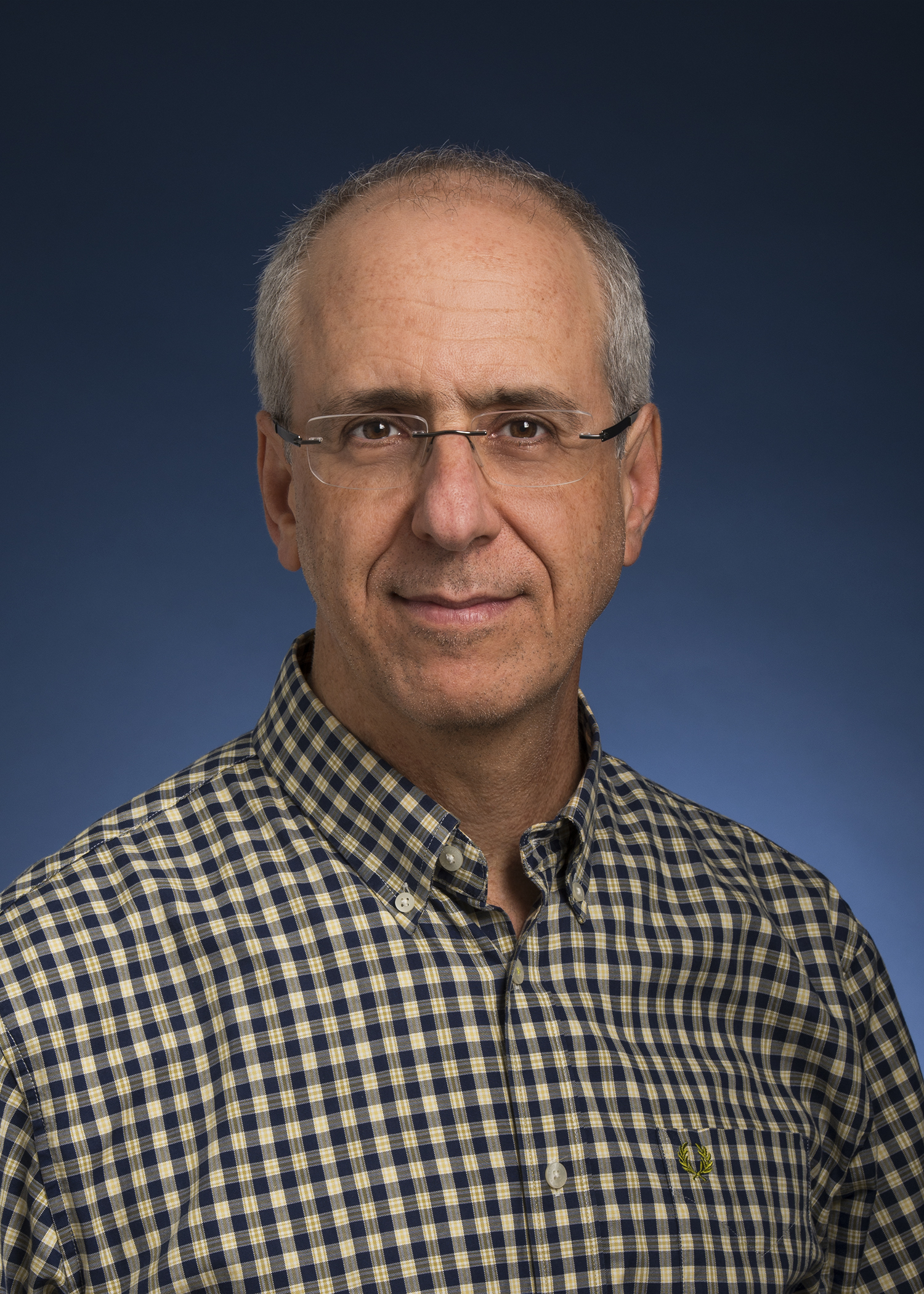Dr. Robert Ruttapel Dr. Robert Ruttapel