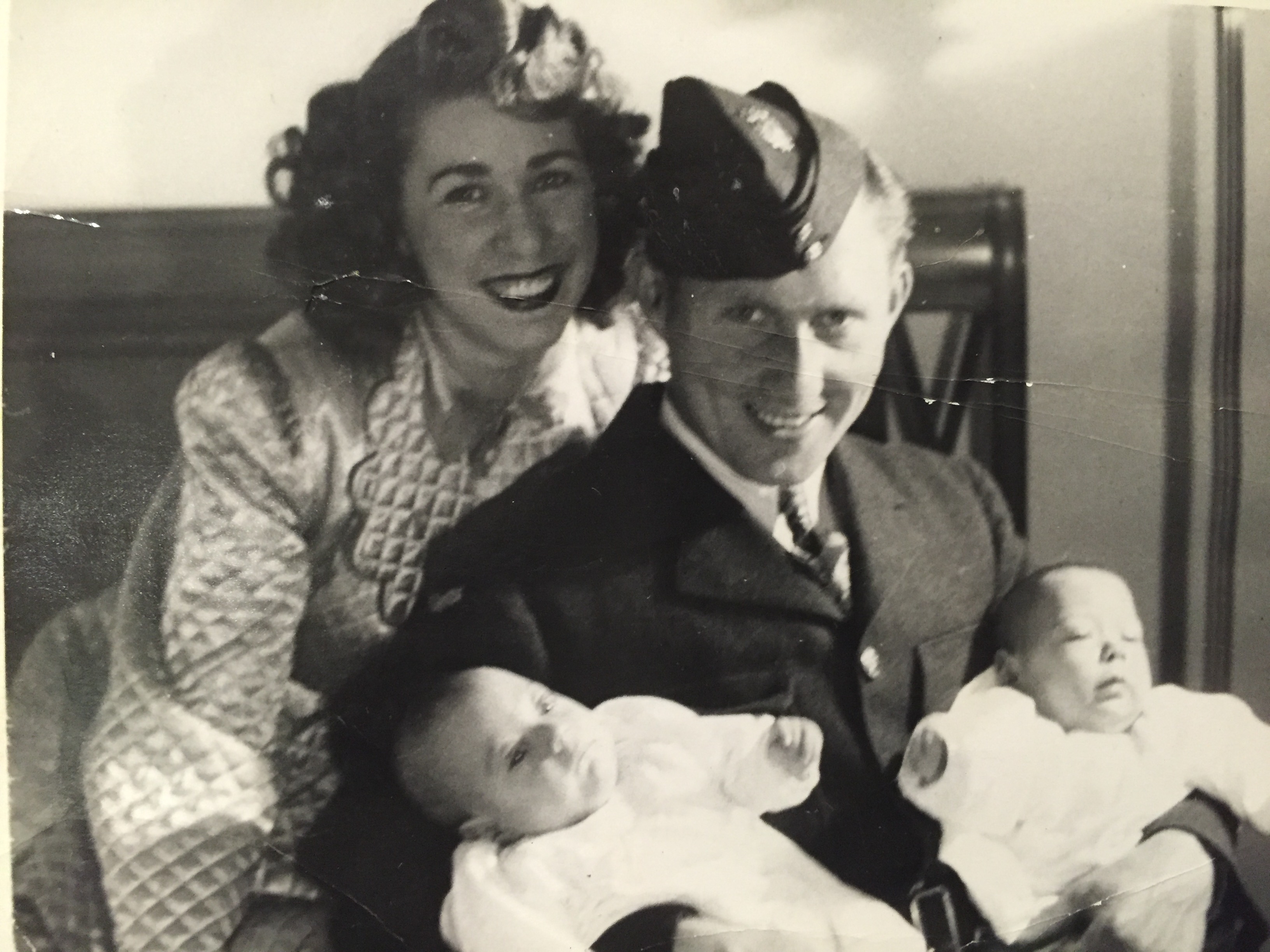"Womb-mates" Jay and Ed Keystone with their parents in 1943